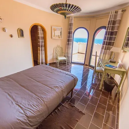 Chalet Escapade Roses